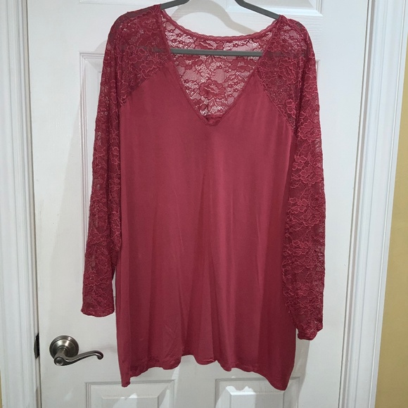 TORRID Super Soft V-Neck Lace Sleeve Top Sz 5 - Picture 2 of 7